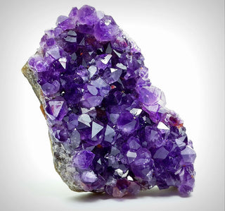 Amethyst ist ein Stein der Weisheit.