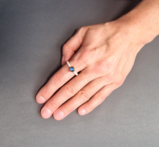 Ring mit einem Regenbogen - Mondstein