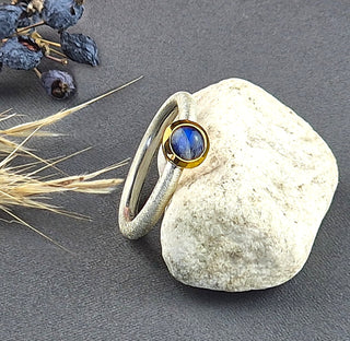 Ring mit einem Regenbogen - Mondstein