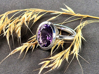 Ring mit einem Amethyst