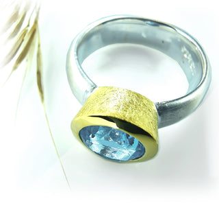 Ring „Sommerhimmel” mit blauem Topas