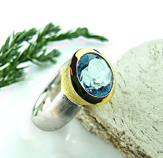 Ring „Sommerhimmel” mit blauem Topas