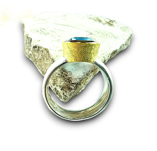 Ring „Sommerhimmel” mit blauem Topas
