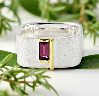 Ring "Geometra Uno" mit Rhodolith