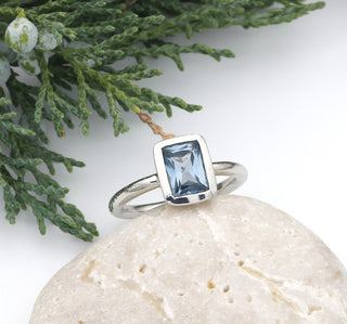 Ring mit einem Aquamarin