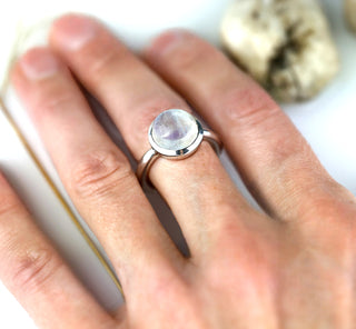 Ring mit einem Mondstein