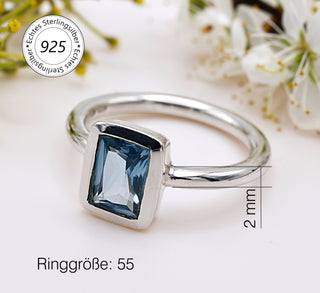 Ring mit einem Aquamarin