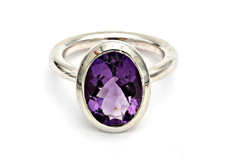 Ring mit einem Amethyst