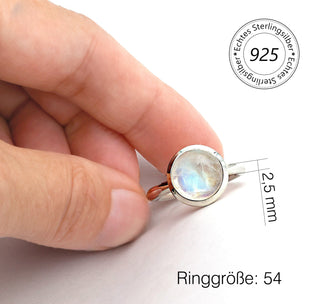 Ring mit einem Mondstein