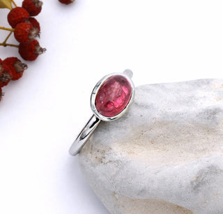 Ring mit einem rosa Turmalin
