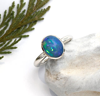 Ring mit blauem Opal aus Äthiopien