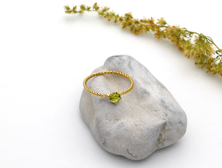 Ring "Seilchen" mit echtem Peridot