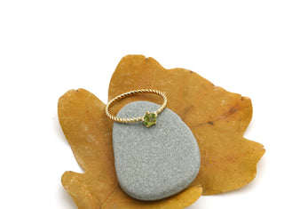Ring "Seilchen" mit echtem Peridot