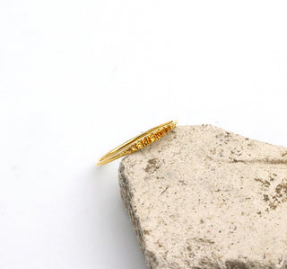 Ring mit einer Spur von Citrin