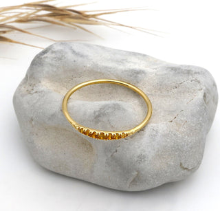 Ring mit einer Spur von Citrin