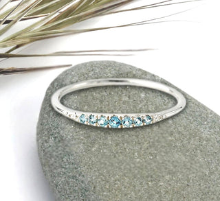 Ring mit einer Spur von Topas