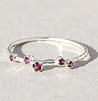 Ring mit echtem Rhodolith