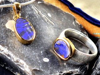 Anhänger mit einem Boulder-Opal