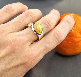 Ring mit äthiopischem Opal