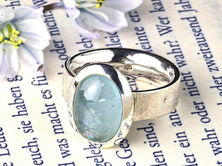 Ring mit einem Aquamarin