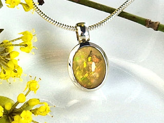 Anhänger mit äthiopischem Opal