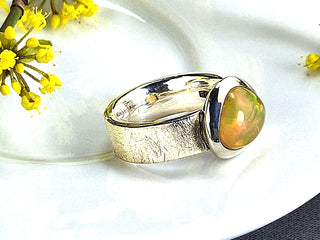Ring mit äthiopischem Opal