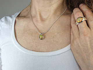 Ring mit äthiopischem Opal