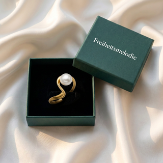 Ring mit Perle und der Biegung
