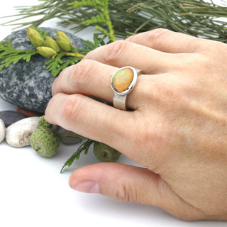 Ring mit äthiopischem Opal