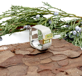 Ring "Geometra Duo" mit Peridot