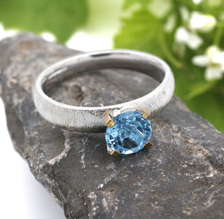 Ring mit blauem Topas