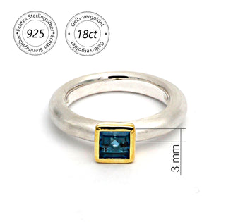 Ring "Quadrat" mit echtem Topas "London Blue"