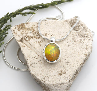 Anhänger mit äthiopischem Opal