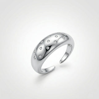Ring mit Zirkoniasteinen