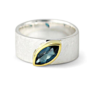 Ring "Meereskraft" mit Topas london blue